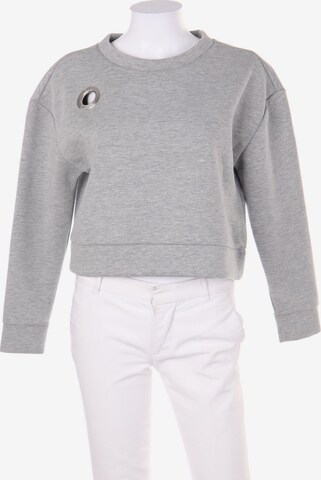 GUESS Sweatshirt XS in Grau: predná strana