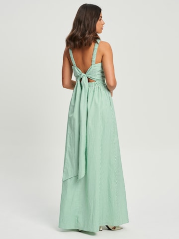 Rochie 'ESMERELDA' de la REUX pe verde: spate