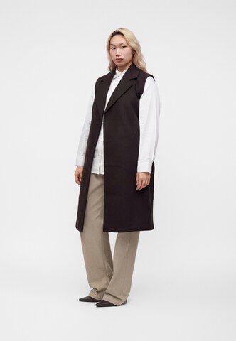 Gilet 'VMCFORTUNEAYA' di Vero Moda Curve in marrone