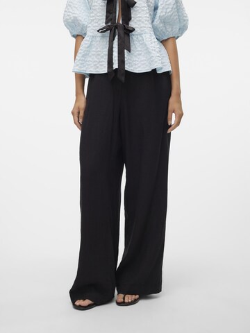 VERO MODA Wide leg Pleat-front trousers 'LINN' in Black: front