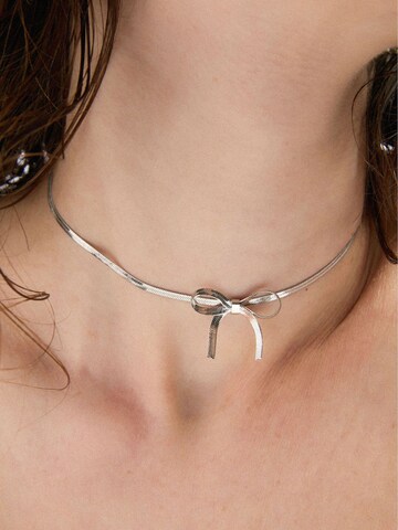 ØYRE Łańcuszek 'Bow Knot Snake Chain' w kolorze srebrny