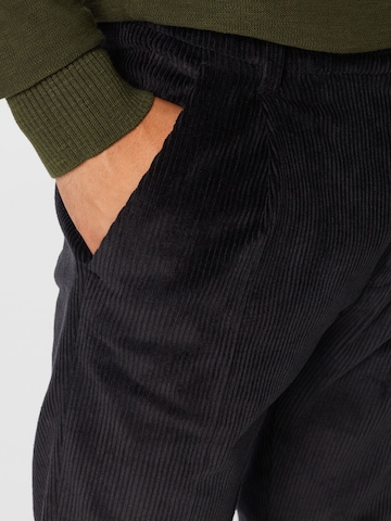 DRYKORN - Slimfit Pantalón plisado 'CHASY' en negro