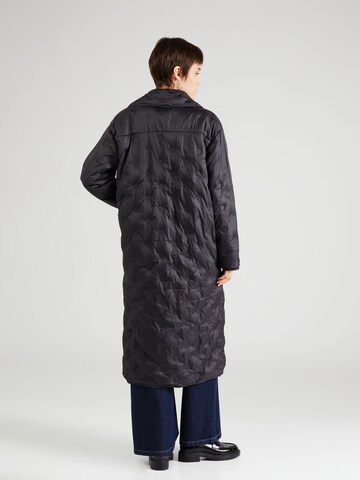 Freequent Between-Seasons Coat 'DOBSY' in Black