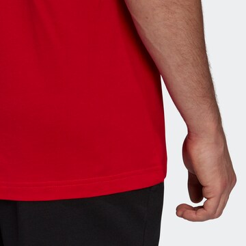 T-Shirt fonctionnel 'Essentials 3-Stripes' ADIDAS SPORTSWEAR en rouge