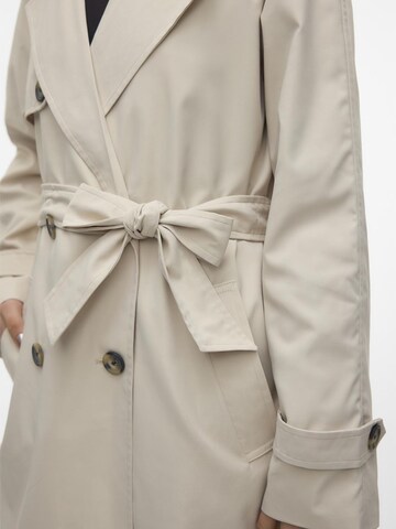 VERO MODA Tussenmantel 'TESSAGOLD' in Grijs