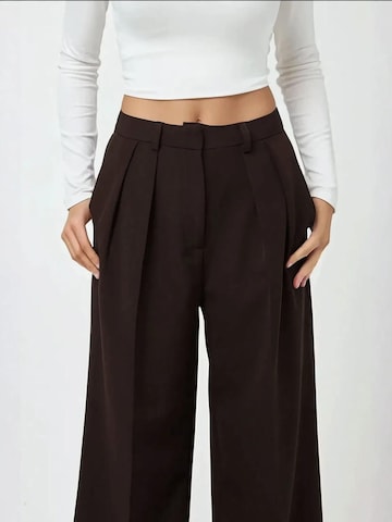 Wide leg Pantaloni 'Anzughose' di Hiccup in marrone