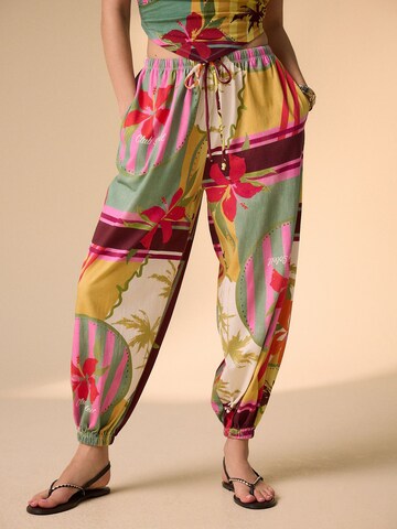 Effilé Pantalon Next en beige : devant