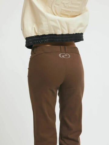 Résumé Normální Kalhoty 'Cassie' – hnědá