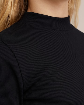 T-Shirt WE Fashion en noir