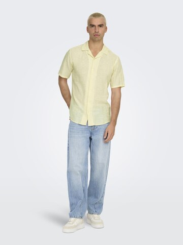 Coupe regular Chemise 'Caiden' Only & Sons en jaune