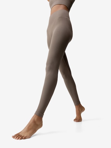 Born Living Yoga Leggings 'Flow' in Bruin