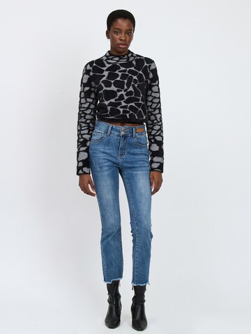 Influencer Sweater in Black