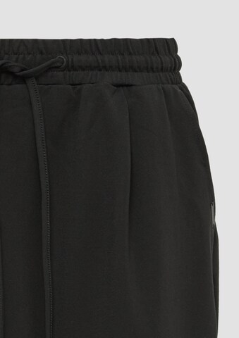 QS Skirt in Black