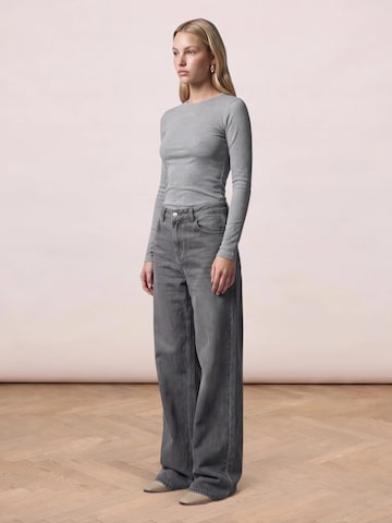 noar studios Regular Jeans in Grau