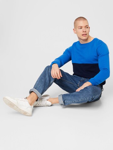 Sweat-shirt 'TRAY' LMTD en bleu