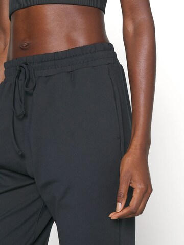 Regular Pantalon ' Reset ' Girlfriend Collective en noir