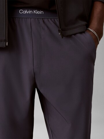 Calvin Klein Sport Tapered Sporthose in Blau