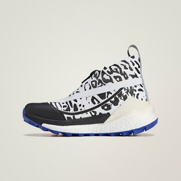 ADIDAS BY STELLA MCCARTNEY Boots 'Free Hiker' σε λευκό