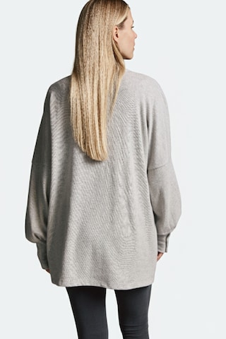 Cotton Candy Cardigan in Grau