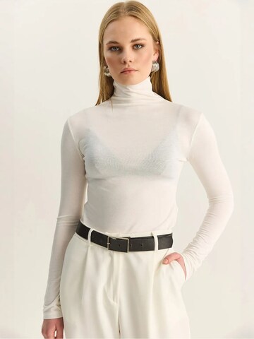 Bianco Lucci Shirt in White: front