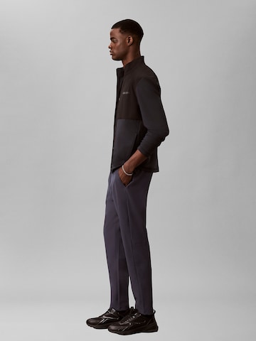 Calvin Klein Sport Tapered Sporthose in Blau