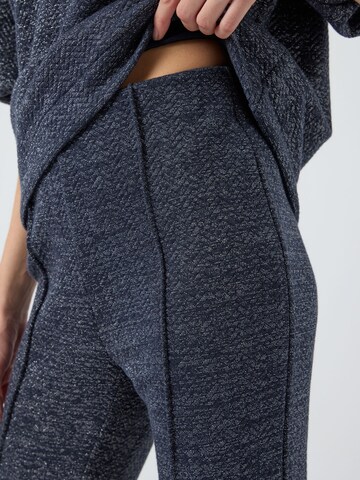 YAS Flared Trousers 'YASCasa' in Blue