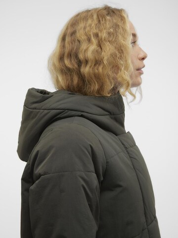 VERO MODA Vinterfrakke i grøn