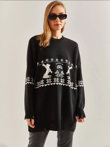 Pullover extra large di Bianco Lucci in nero