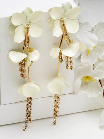 AVANT-GARDE PARIS Ohrringe 'Bettinaia' in Weiß