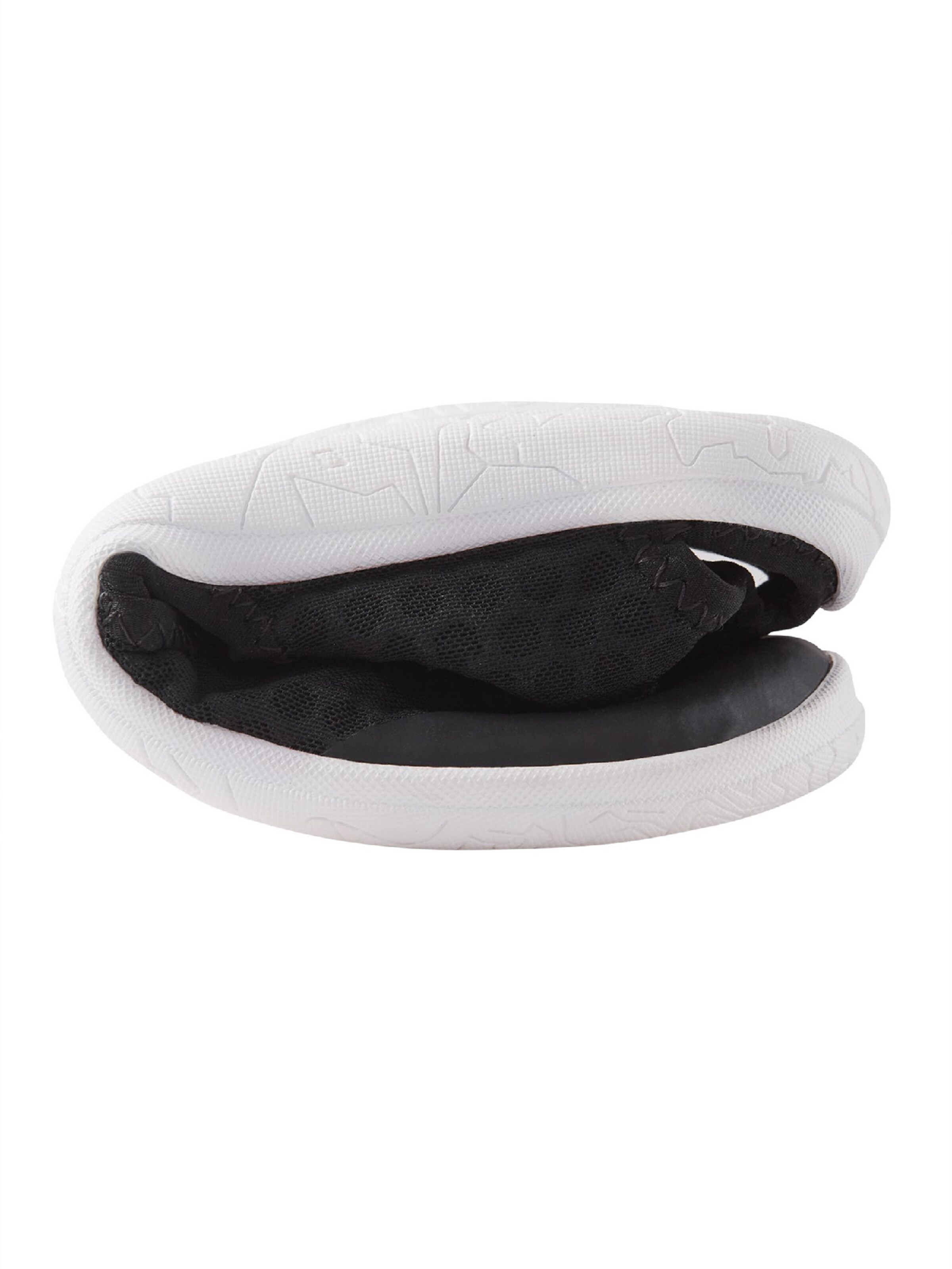Chaussures ouvertes Reima en noir