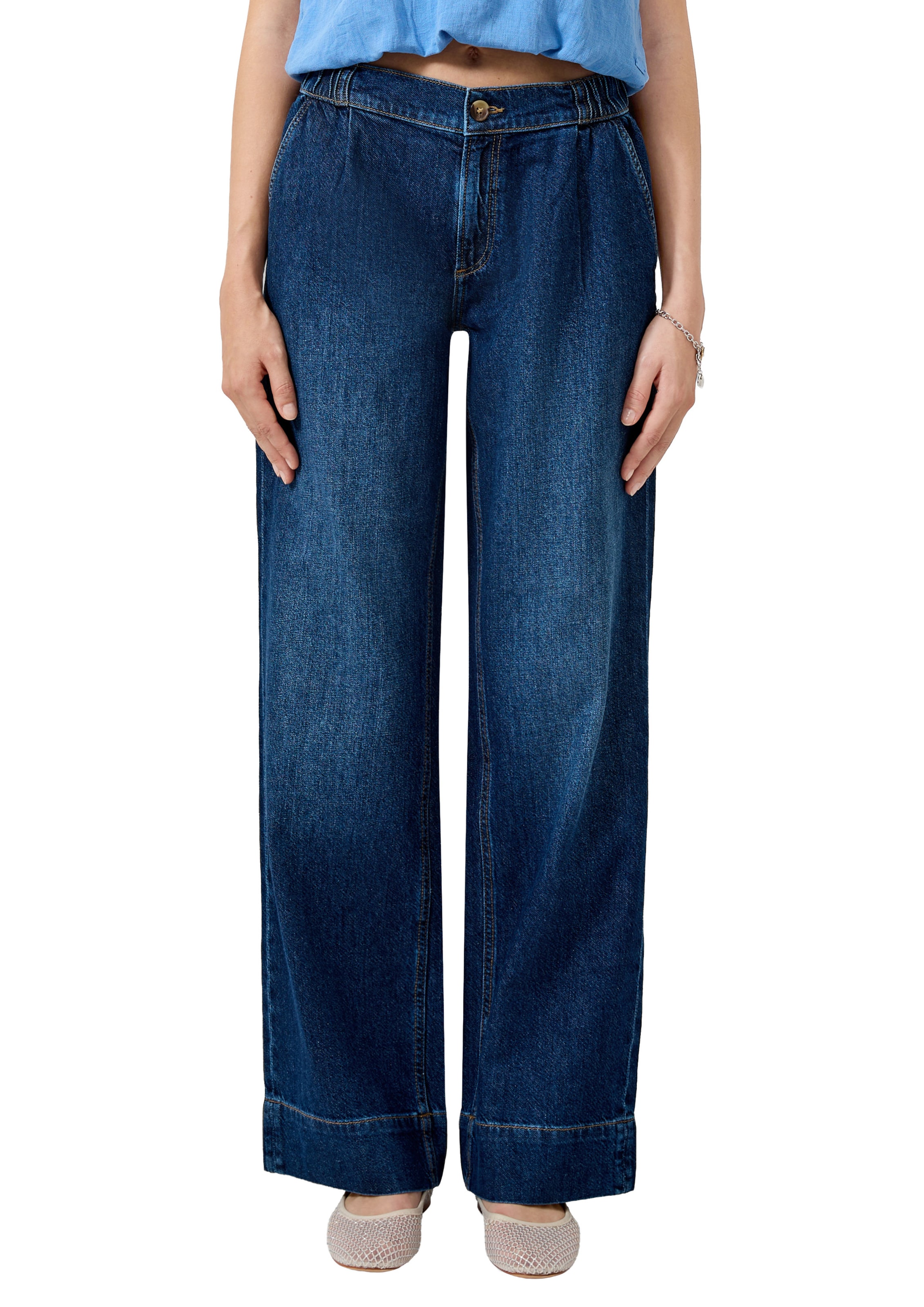 QS Regular Jeans in Blue: front