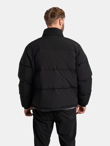 LACOSTE Jacke in Schwarz