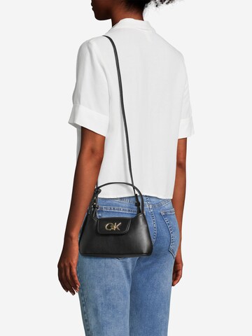Calvin Klein Дамска чанта в черно