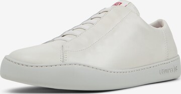 Baskets basses 'Peu Touring' CAMPER en blanc : devant