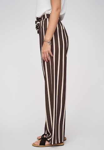 Loosefit Pantaloni di Cloud5ive in marrone