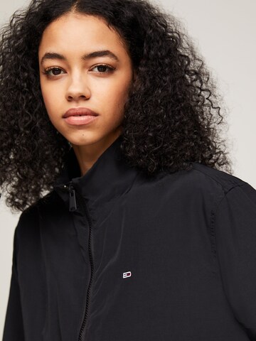 Tommy Jeans Übergangsjacke 'Essential' in Schwarz