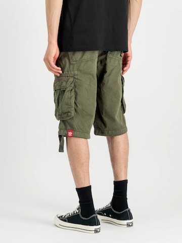 ALPHA INDUSTRIES - regular Pantalón en verde