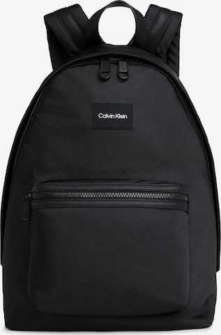 Calvin Klein Hátizsák 'ESSENTIAL CAMPUS' - fekete: elől