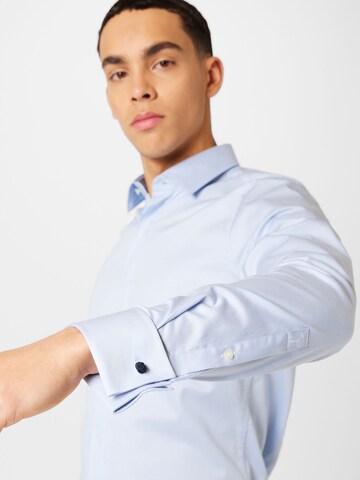 mėlyna JOOP! Priglundantis modelis Dalykinio stiliaus marškiniai 'Pitu Uma'