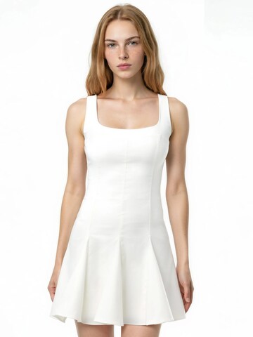Hiccup - Vestido em branco: frente