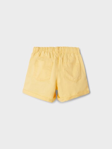 NAME IT Regular Shorts 'Becky' in Gelb