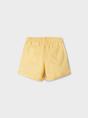 NAME IT Regular Shorts 'Becky' in Gelb