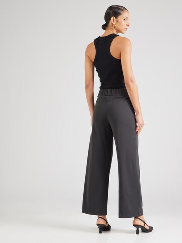 Wide leg Pantaloni con pieghe 'JDYGEGGO' di JDY in grigio