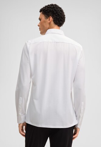 Coupe slim Chemise 'Spike' STRELLSON en blanc