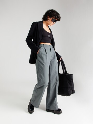 Calvin Klein Jeans Loosefit Hose in Grau