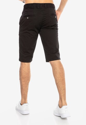 Redbridge Regular Shorts in Schwarz