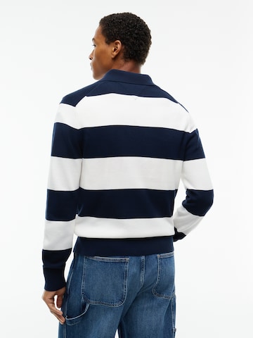 Tommy Jeans Sveter 'ESSENTIAL' - Modrá