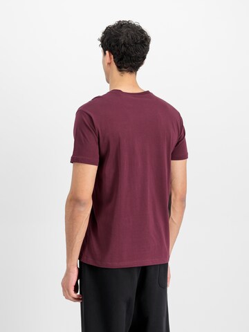 ALPHA INDUSTRIES T-shirt i röd