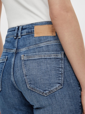 Slimfit Jeans 'LILI' de la PIECES pe albastru