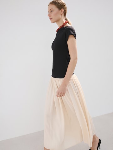 Rochie 'Gelato' de la MANGO pe bej